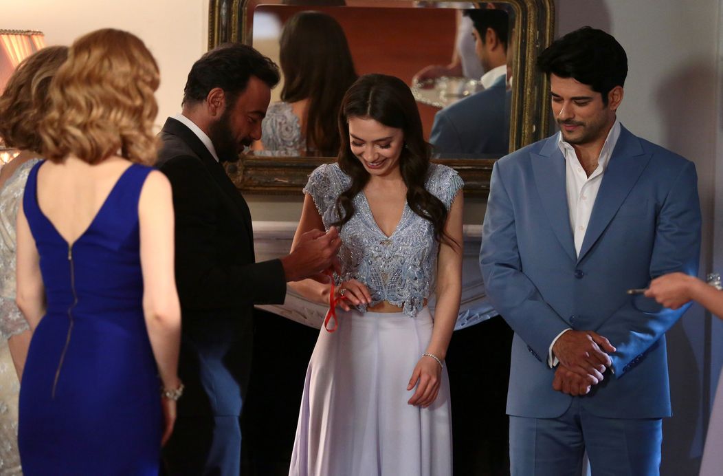 Nekonečná láska - zásnuby Nihan a Kemala