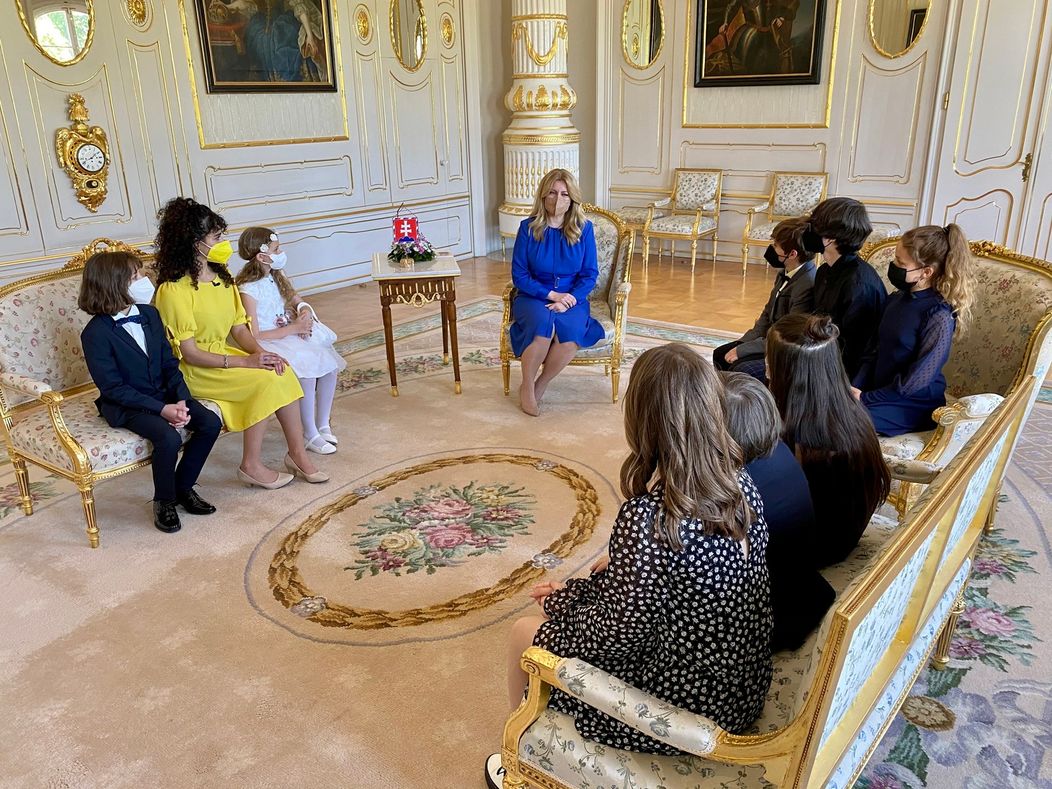 Prezidentka SR Zuzana Čaputová a deti z Oteckov