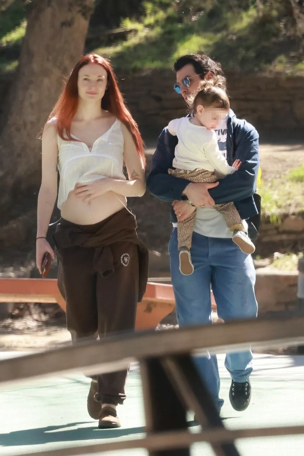  Sophie Turner podporila klebety o druhom tehotenstve.