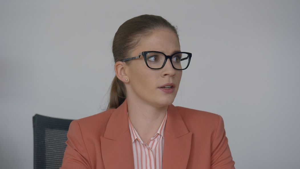 Ema má v rozvode jasno.