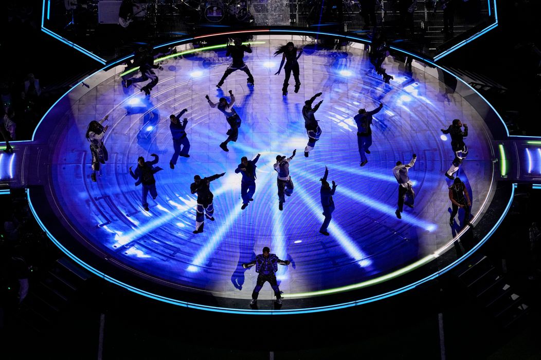 Usher ovládol Halftime Show