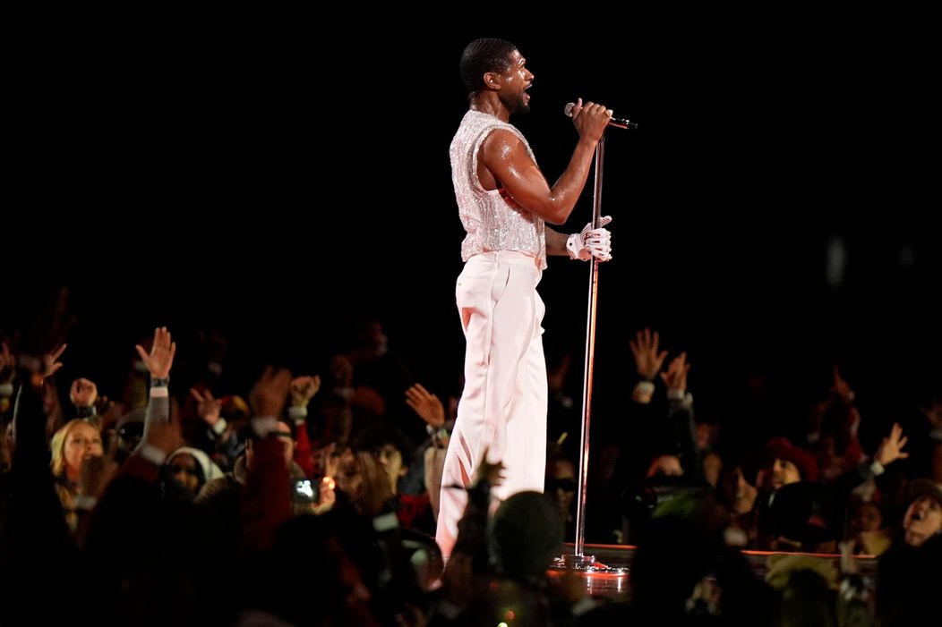 Usher ovládol Halftime Show