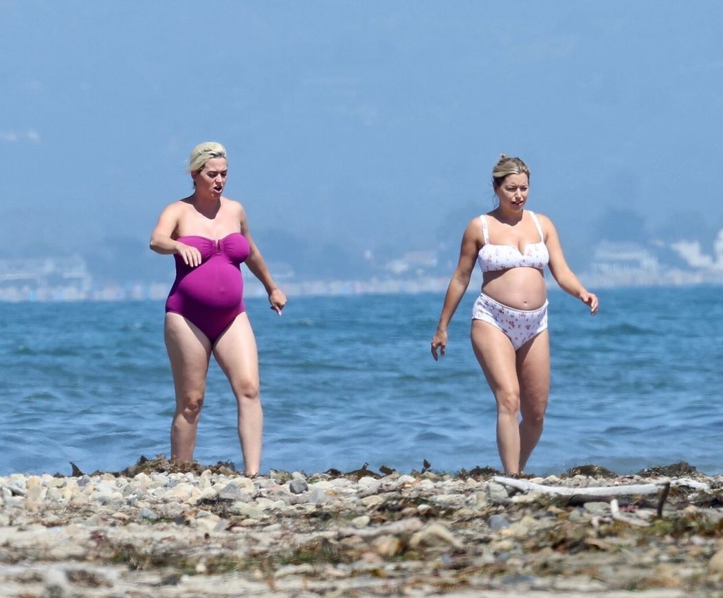 Katy Perry ukázala tehotenské bruško