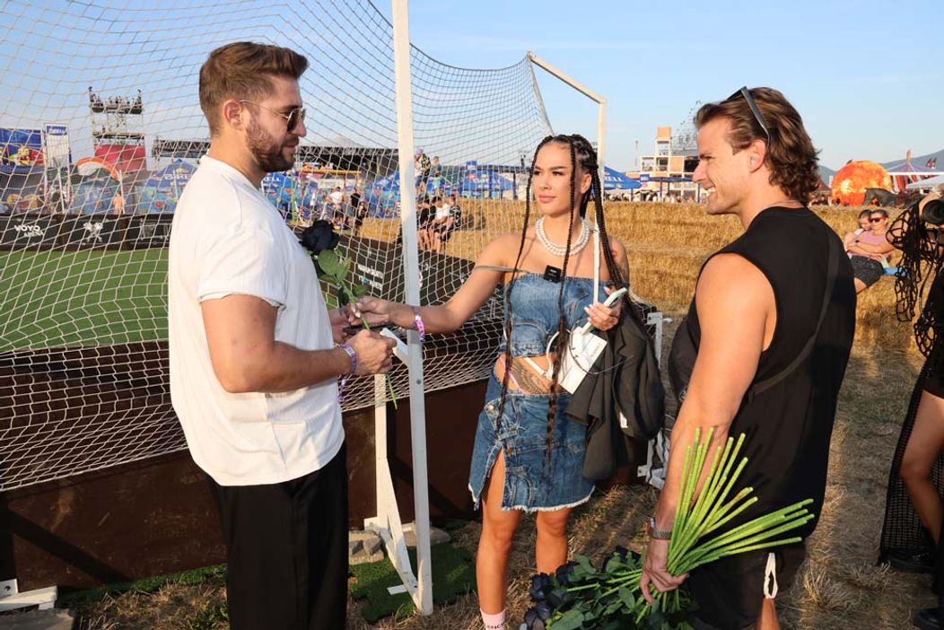 Radko na festivale Grape rozdával ruže a vymenil si bozky s Marcelou