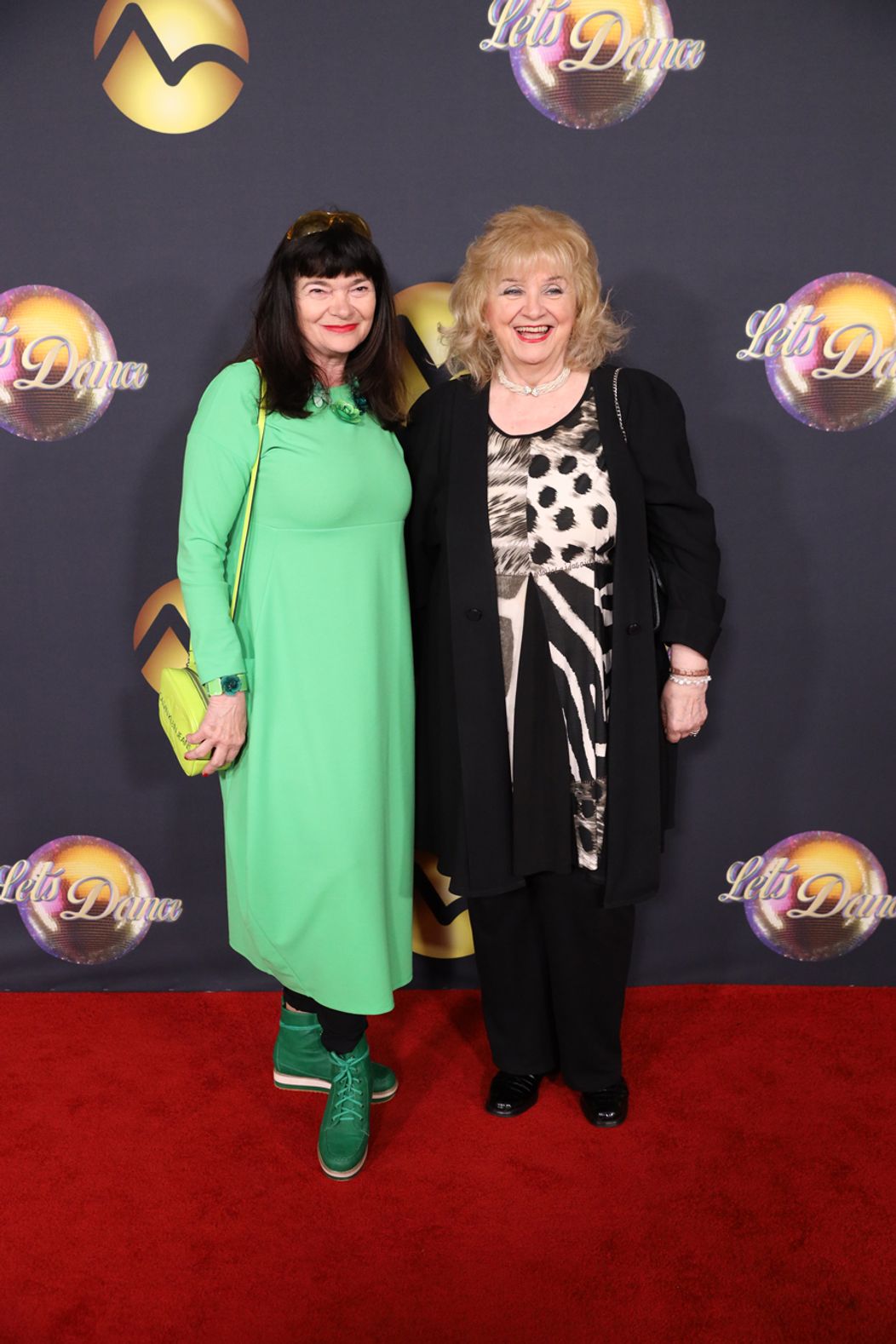 Nora Beňačková s kamarátkou