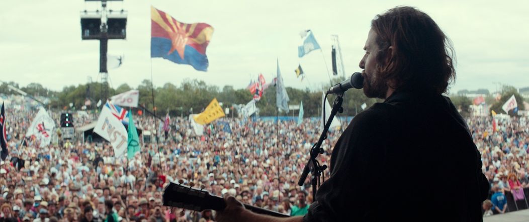 Záber z filmu Zrodila sa hviezda