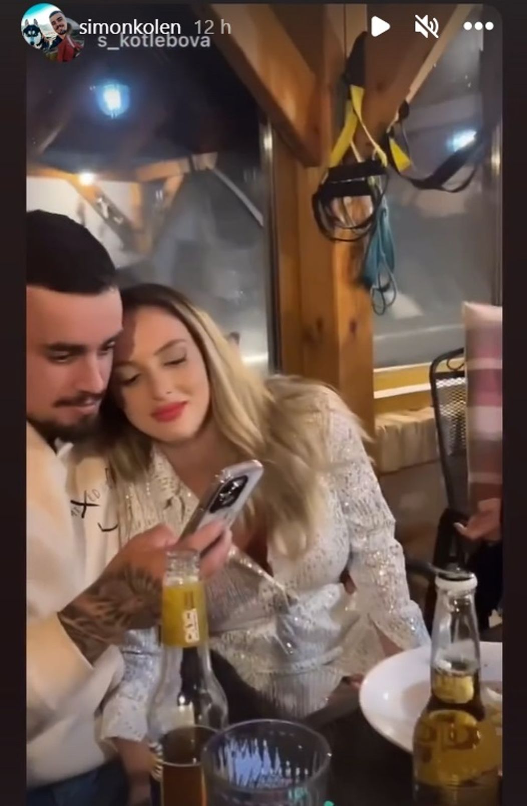 Šimon s Alex na novoročnej párty