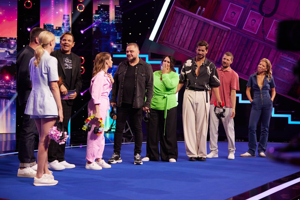 Juraj „Šoko“ Tabaček, Adela Vinczeová, Dano Dangl, Jana Kovalčiková, Mário „Kuly“ Kollár, Petra Polnišová, Jakub Jablonský, Juraj Loj a Kristína Sisková v šou Možné je všetko!