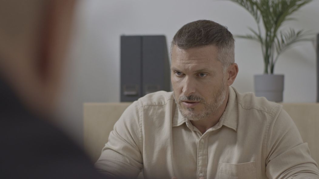 Andrej zistí, že ho Adela oklamala.