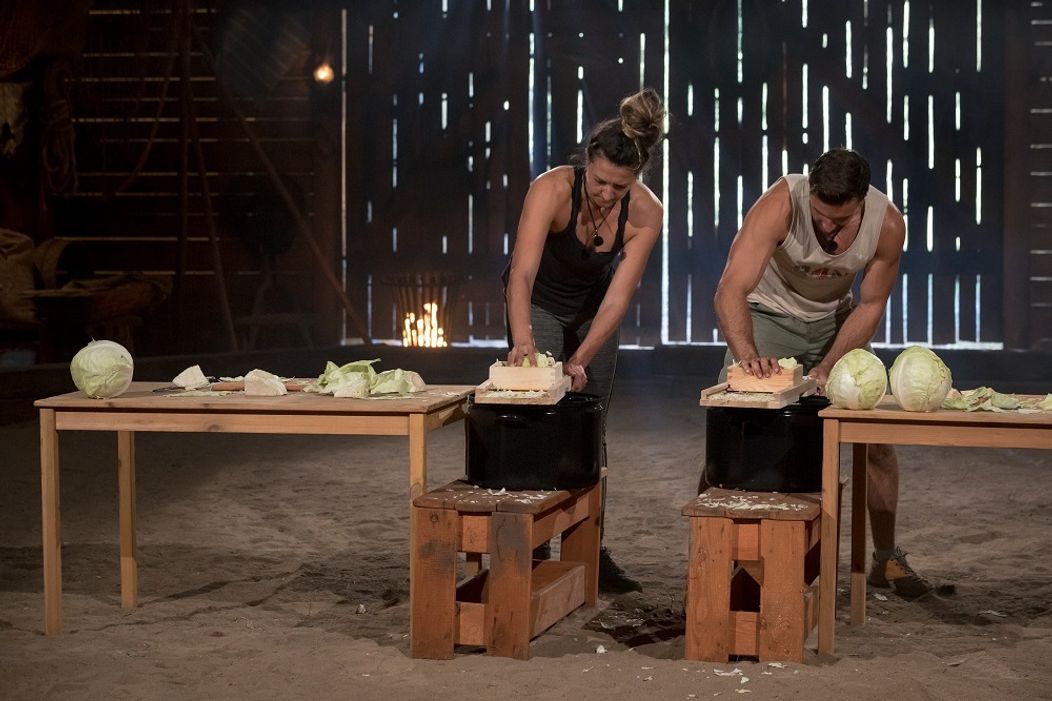 Pri krájaní kapusty nechala Táňa príliš veľké hlúby