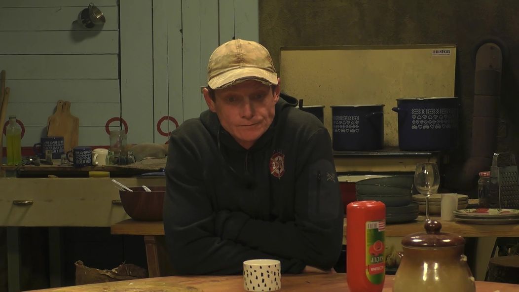 Zlomený Adam vysvetľuje, prečo sa rozhodol kúpiť vstupenku do semifinále