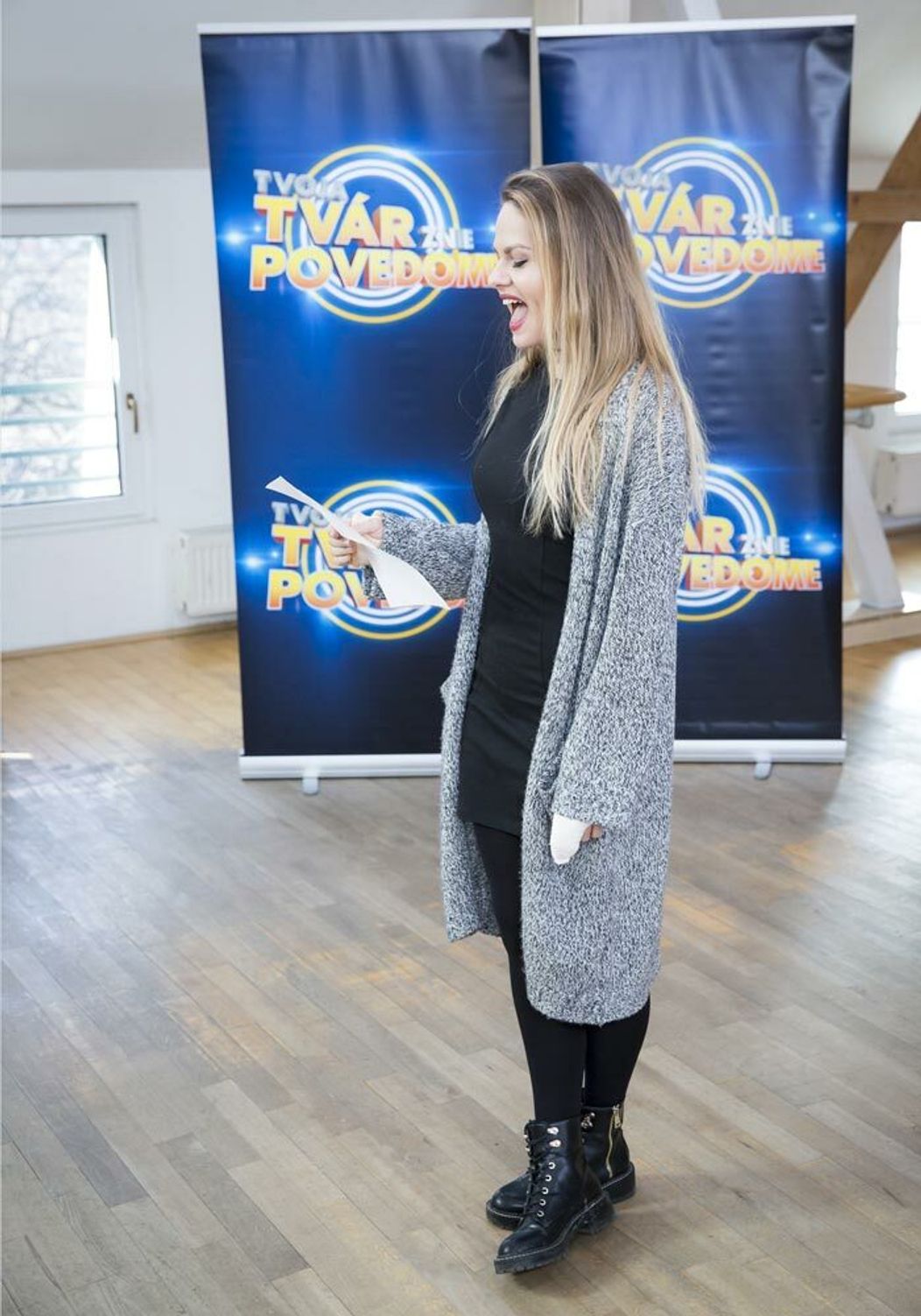 Lina Mayer počas skúšky s Miňom Kerešom