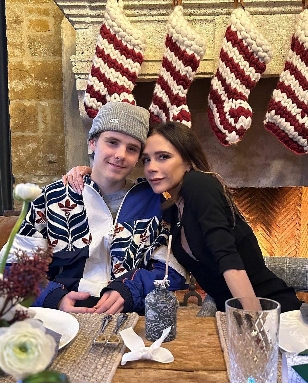 Beckhamovci vo svojom sídle.