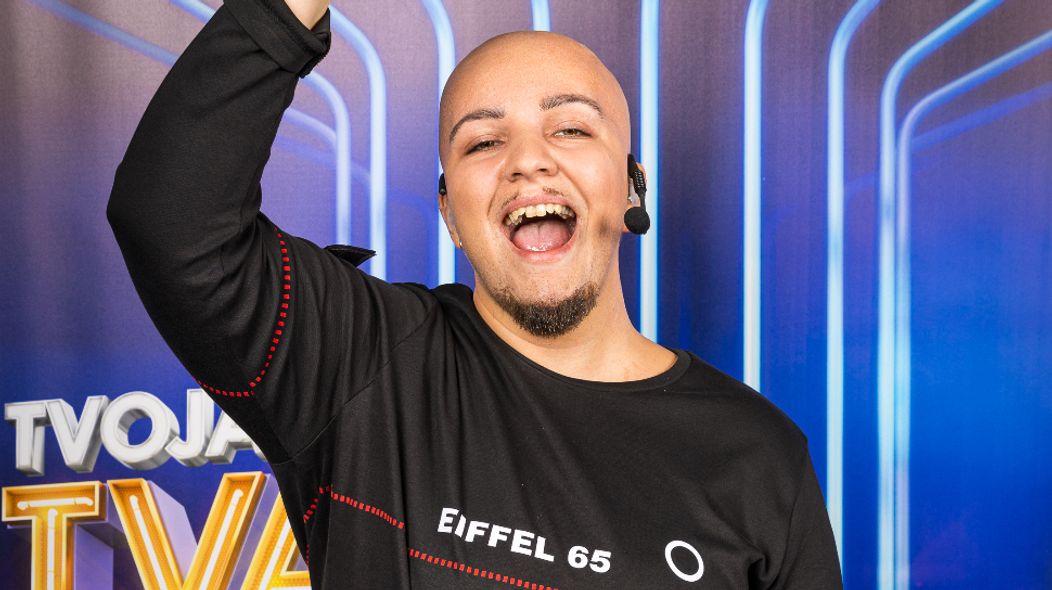 Simona Salátová ako Eiffel 65.