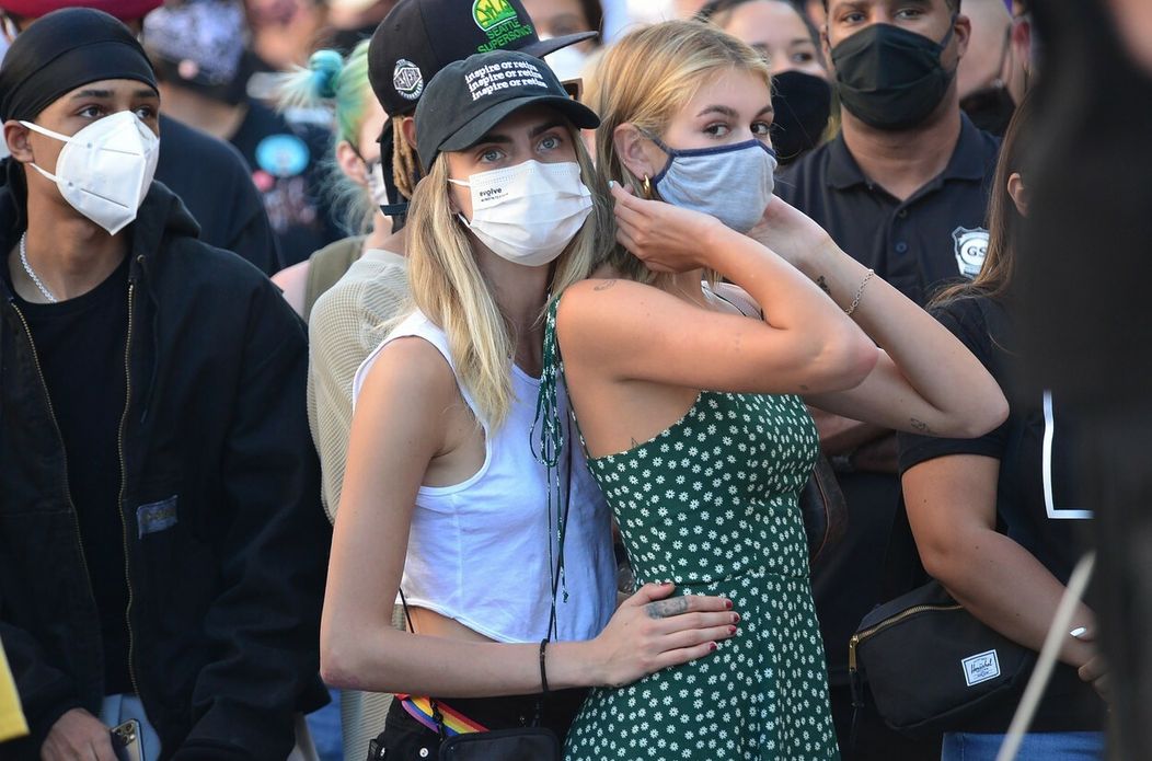 Cara nemá núdzu o ženskú spoločnosť