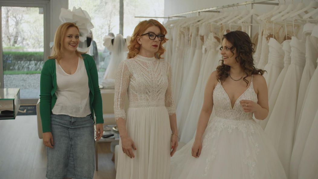 Beáta s Naďou a Kvetkou vyberá svadobné šaty