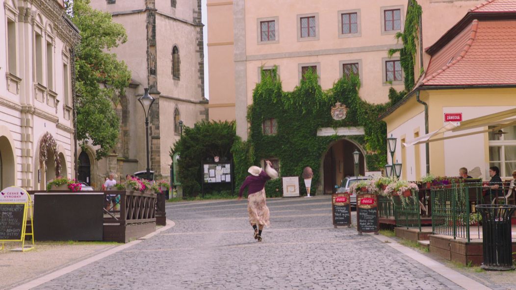 Pavlovi Kikinčukovi to svedčí aj v ženských šatách