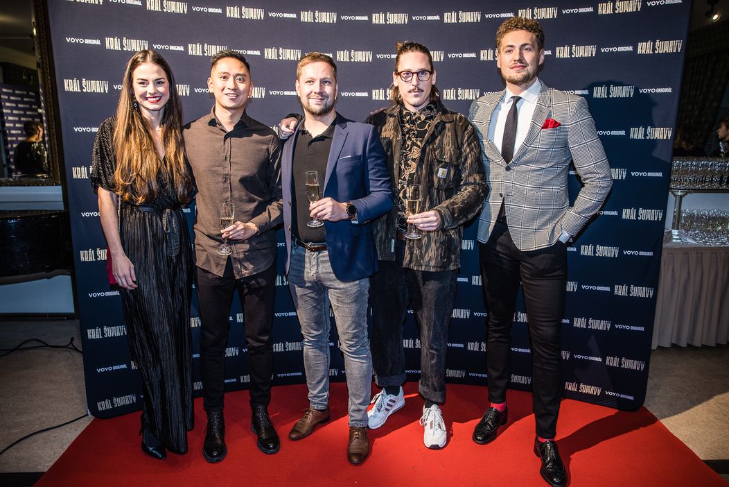 Slávnostná premiéra Kráľa Šumavy sa konala v pražskej Lucerne.
