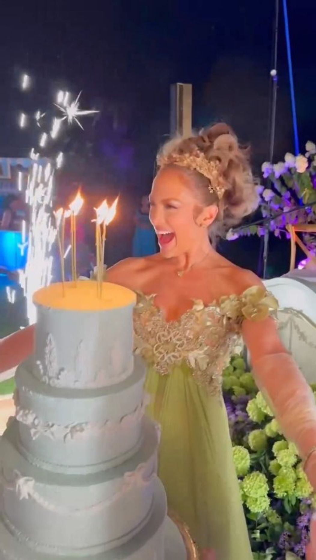 Jennifer Lopez oslávila 55. narodeniny na motív slávneho seriálu.