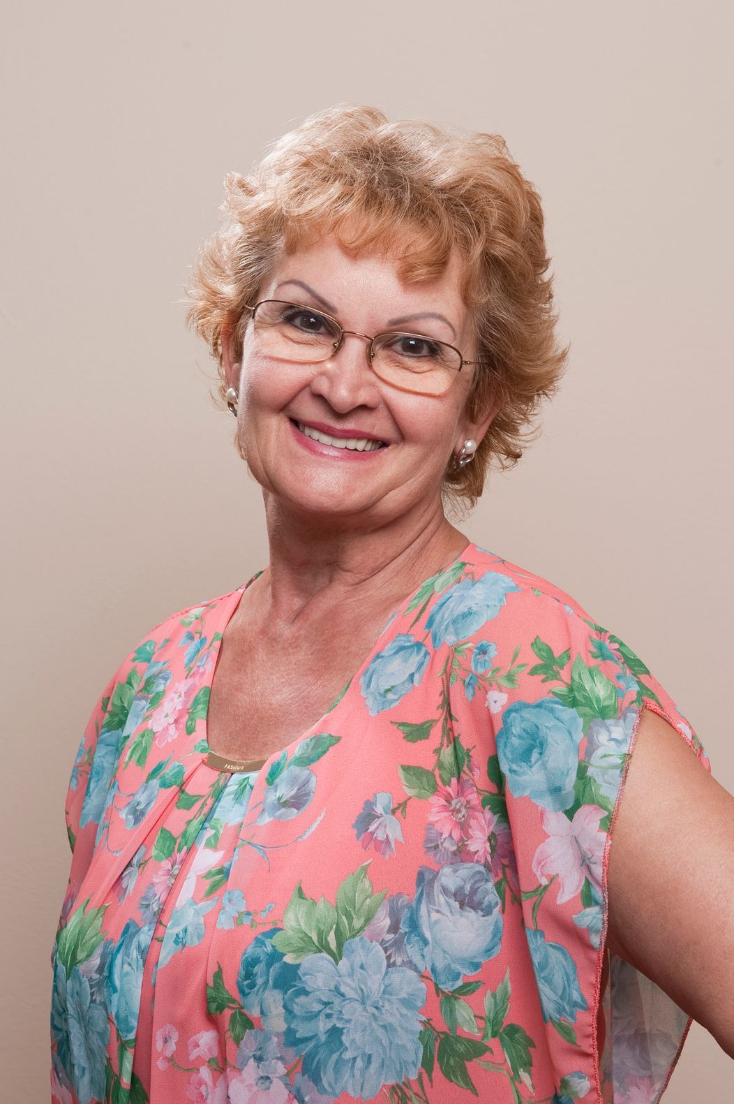 Gizka Oňová s okuliarmi