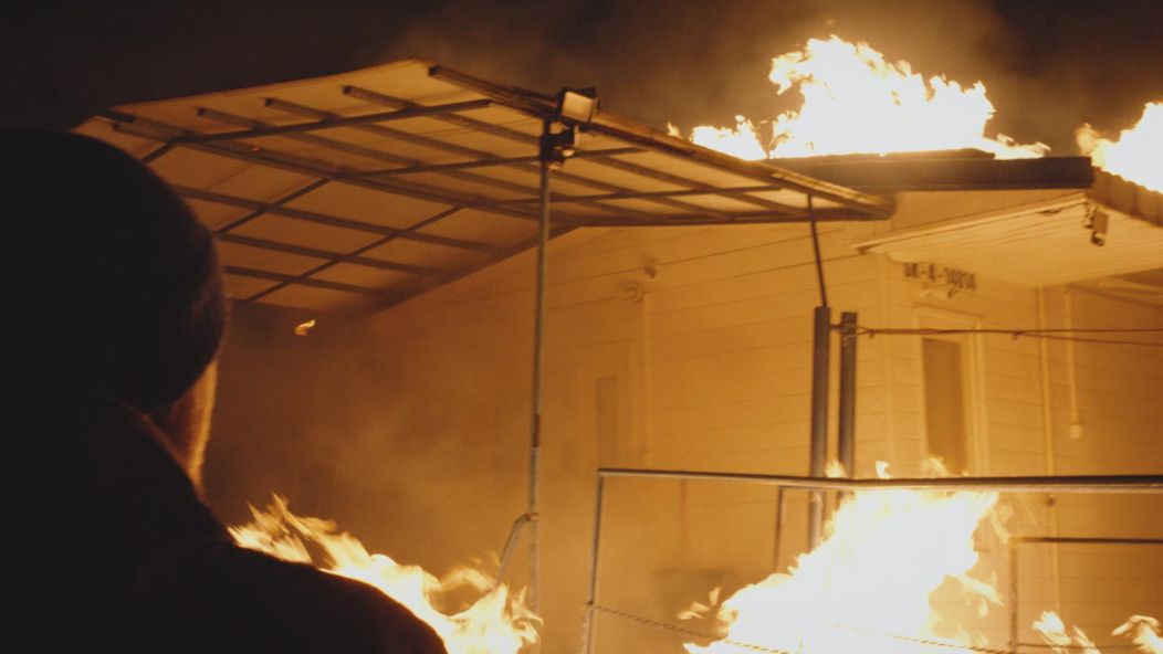 Andrej zistí, že v hausbóte nie je sám.