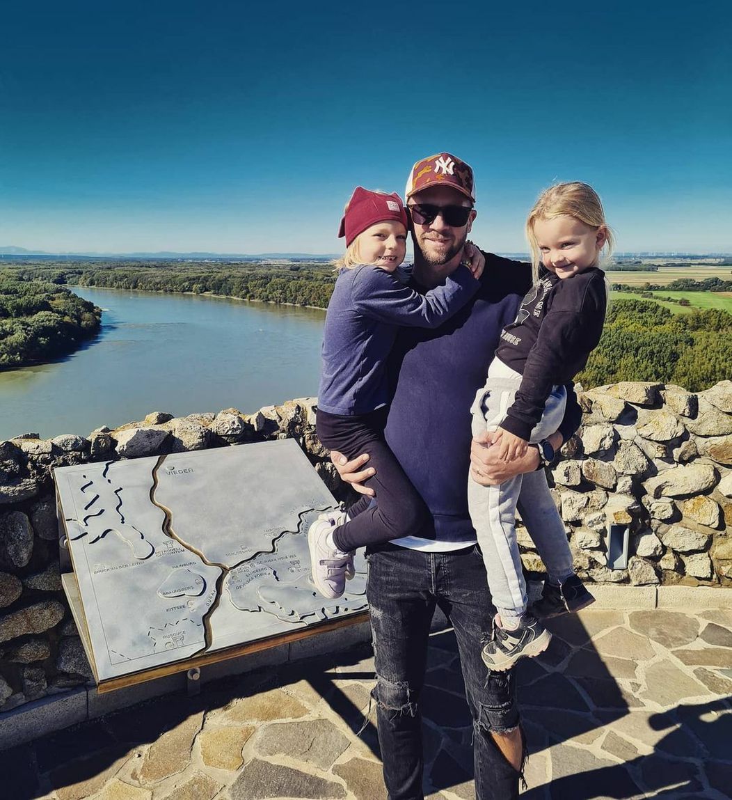 S dcérami na Devíne