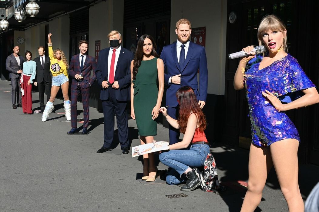 Múzeum Madame Tussauds premiestnilo modely princa Harryho a Meghan do hollywoodskej zóny.