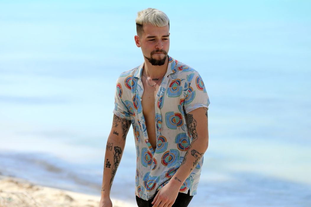 Príchod nových štyroch súťažiacich do Survivoru.