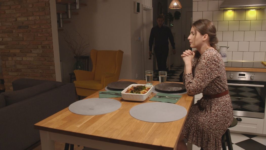 Od rozhovoru s Tomášom má Gréta o manželovi pochybnosti.