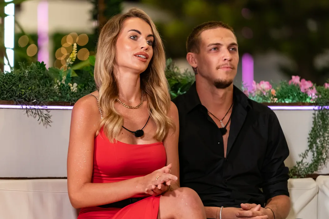 Love Island po recouplingu a následnom dumpingu opustili naraz dva páry - Natálie a Matěj a Adriana a Oliver.