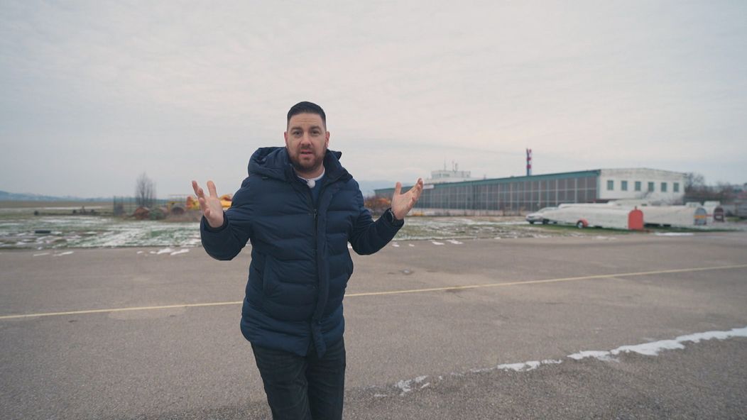 Na nože - Martin na letisku v Nitre