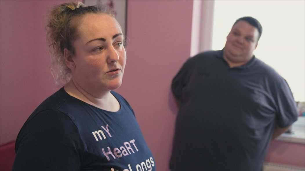 Andrejova manželka Katka už nevládze. Obezita im ničí život.