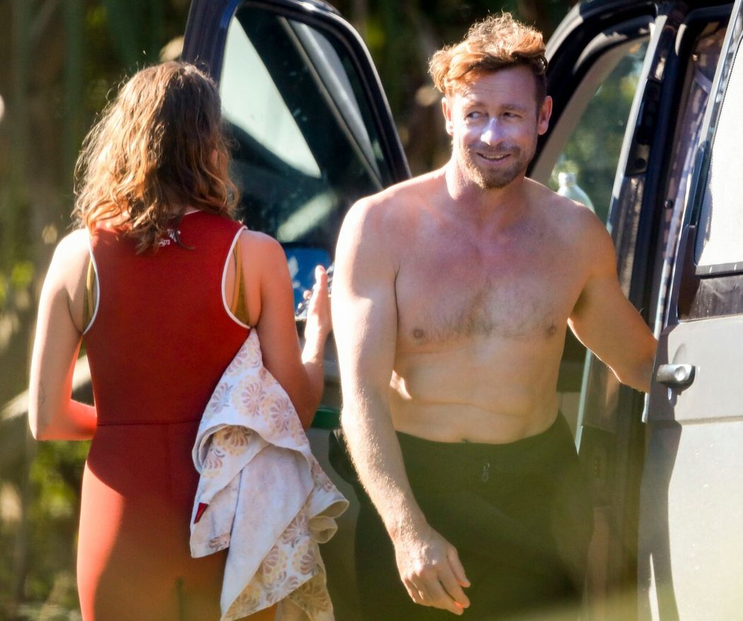 Simon Baker a Laura May Gibbs