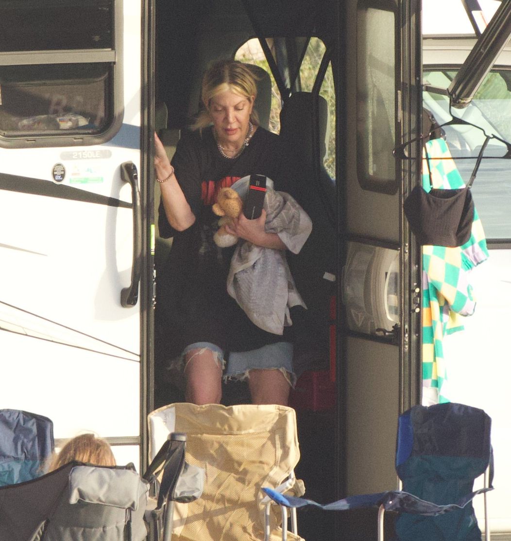 Tori Spelling žije s deťmi v karavane