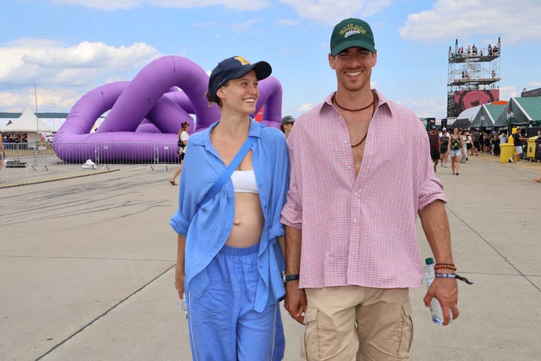 Adam Bardy s manželkou Bibi na festivale Grape