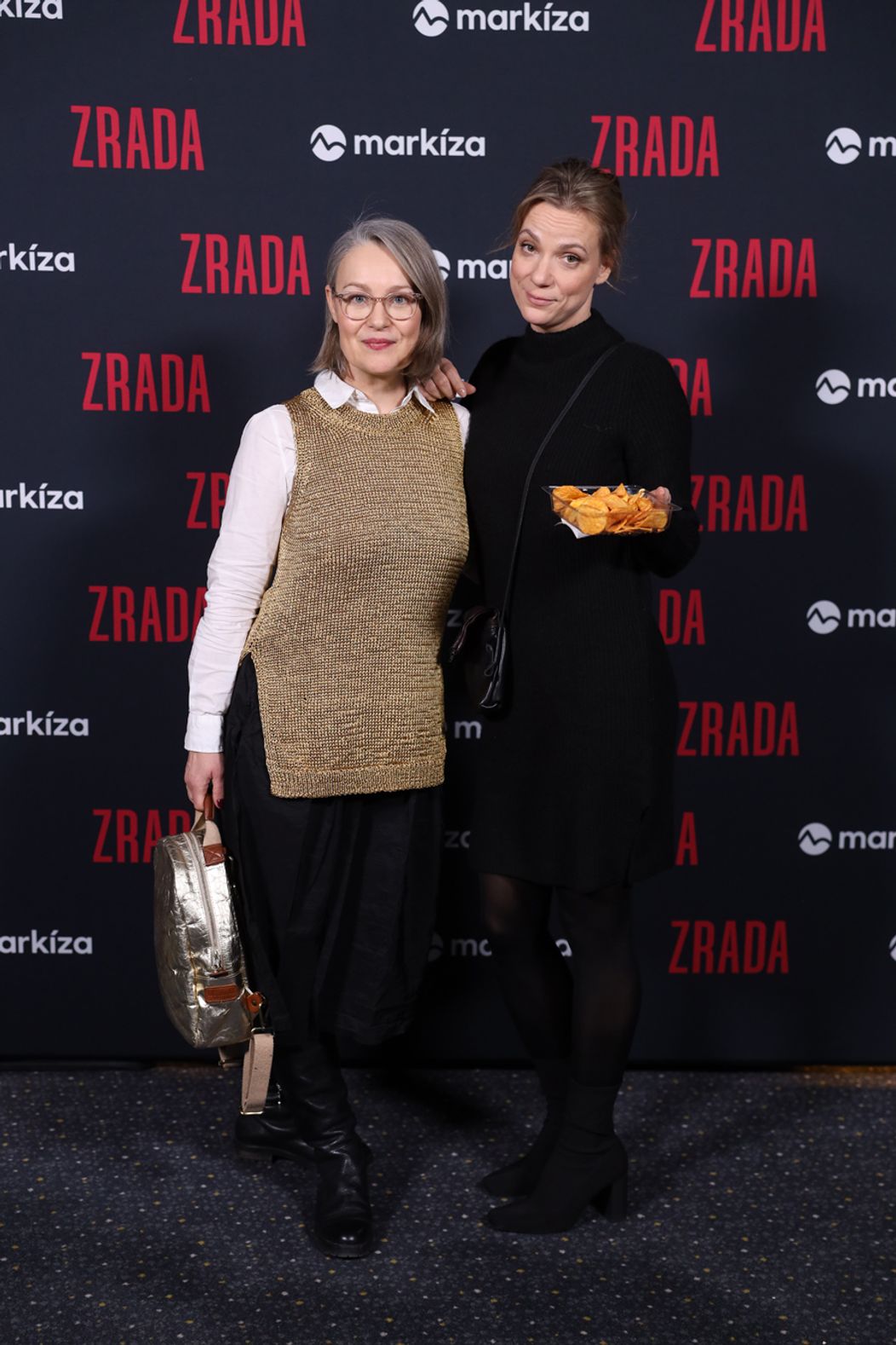 Premiéra seriálu Zrada