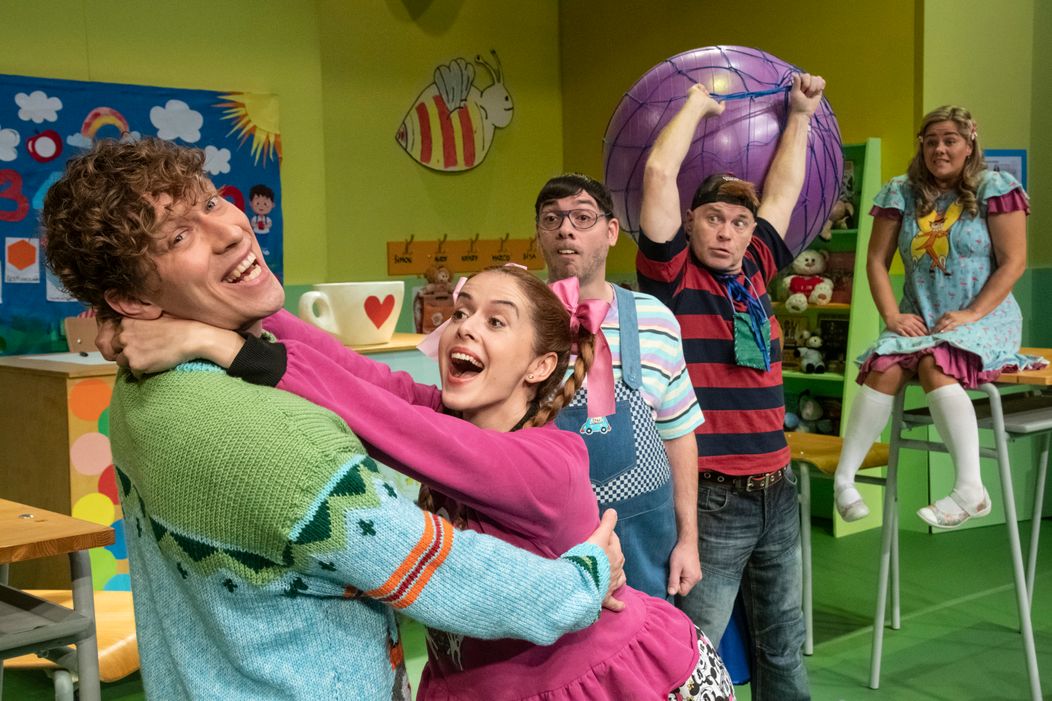 Dáš to! (zľava V. Plevčík, J. Lieskovská, P. Plevčík, M. Ochránek, A. Somorovská)