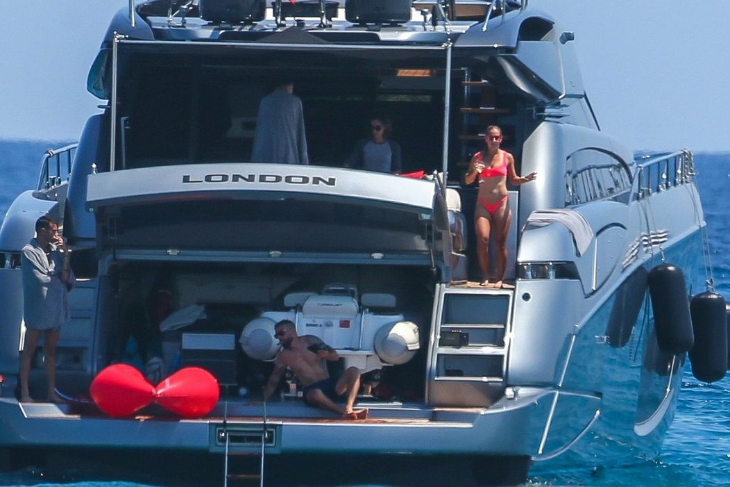 Paparazzi zábery Dominiky Cibulkovej. 