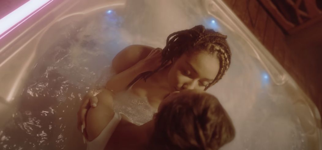 Aicha vo videoklipe 