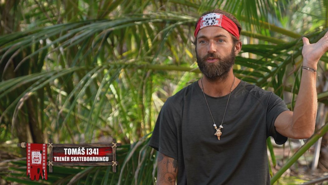 Tomáš rozpovedal Karolíne svoj príbeh.