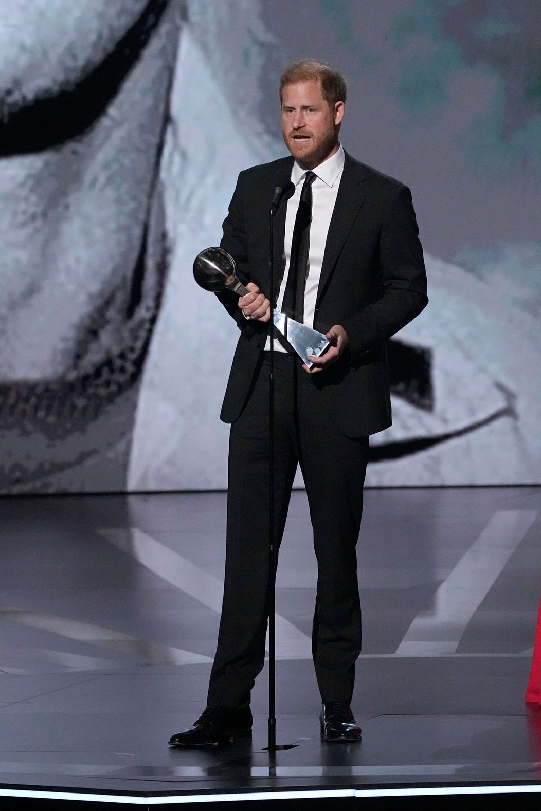 Princ Harry prijal cenu Pata Tillmana