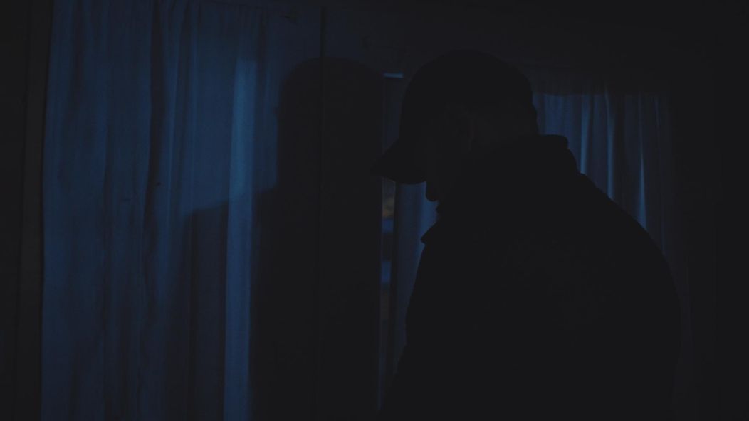 Andrej zistí, že v hausbóte nie je sám.