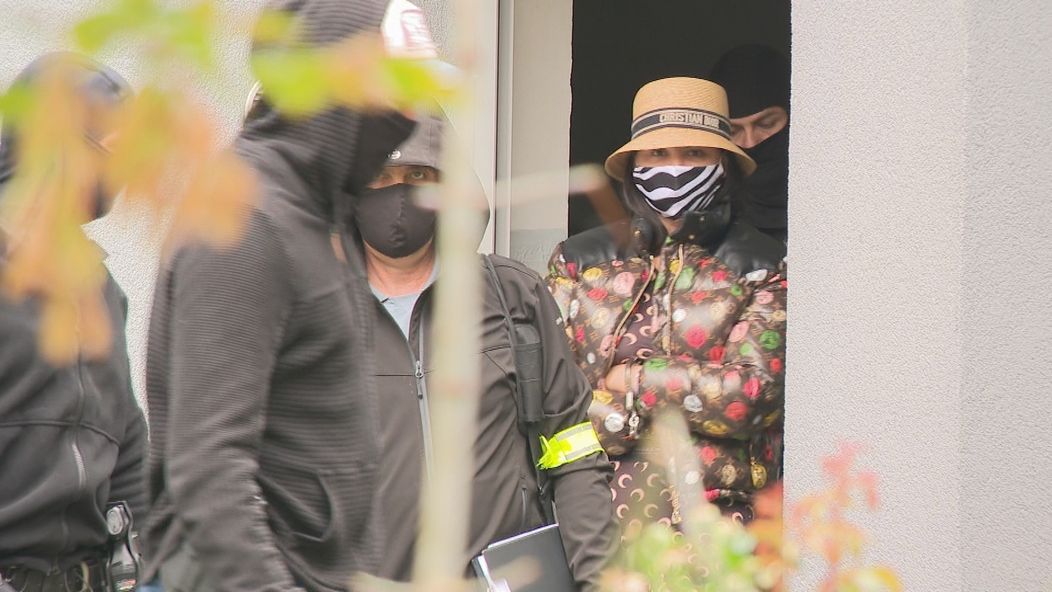 Zuzana S. Plačková v putách 