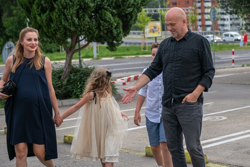 Mária Čírová s rodinou pár týždňov pred pôrodom