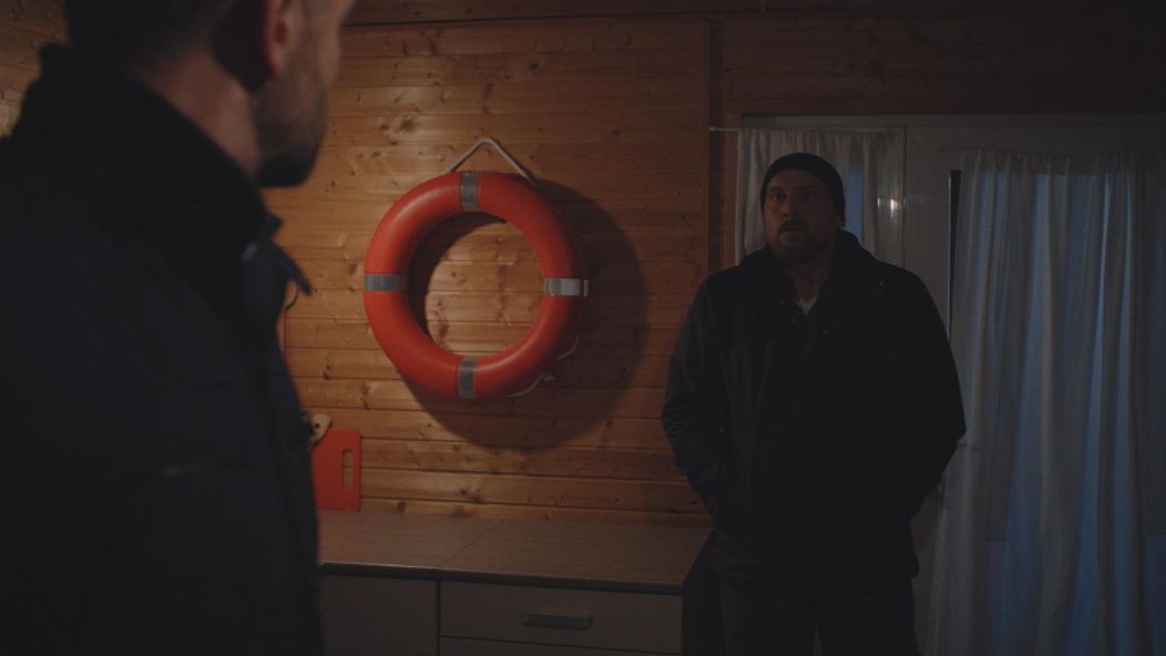 Andrej zistí, že v hausbóte nie je sám.