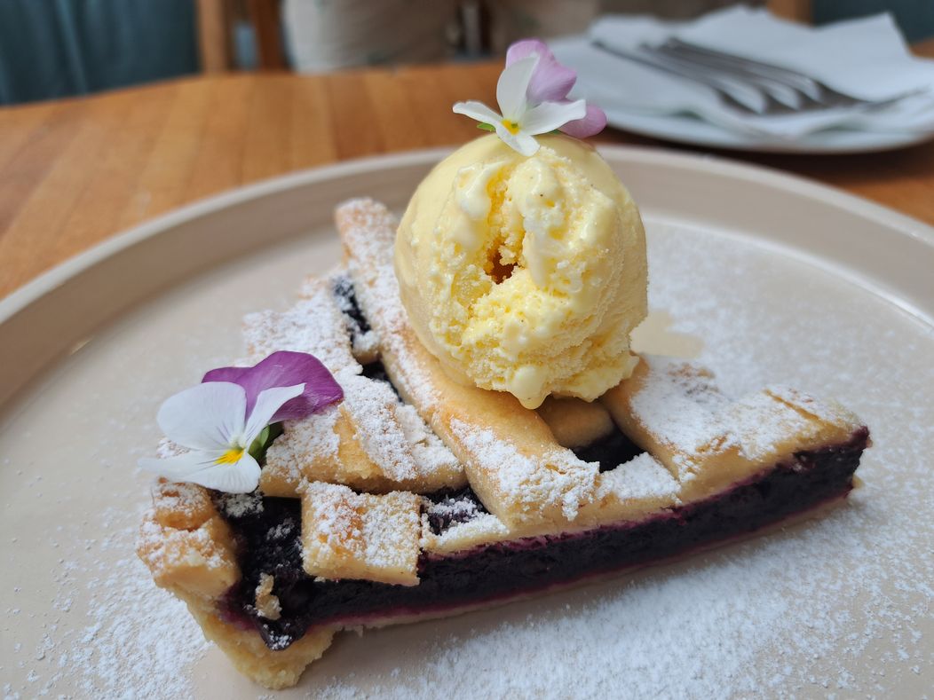 S Radkom Urbanyakom na obede v poľovníckej reštaurácii Silvanus