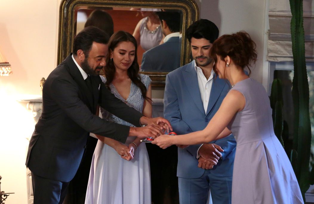 Nekonečná láska - zásnuby Nihan a Kemala