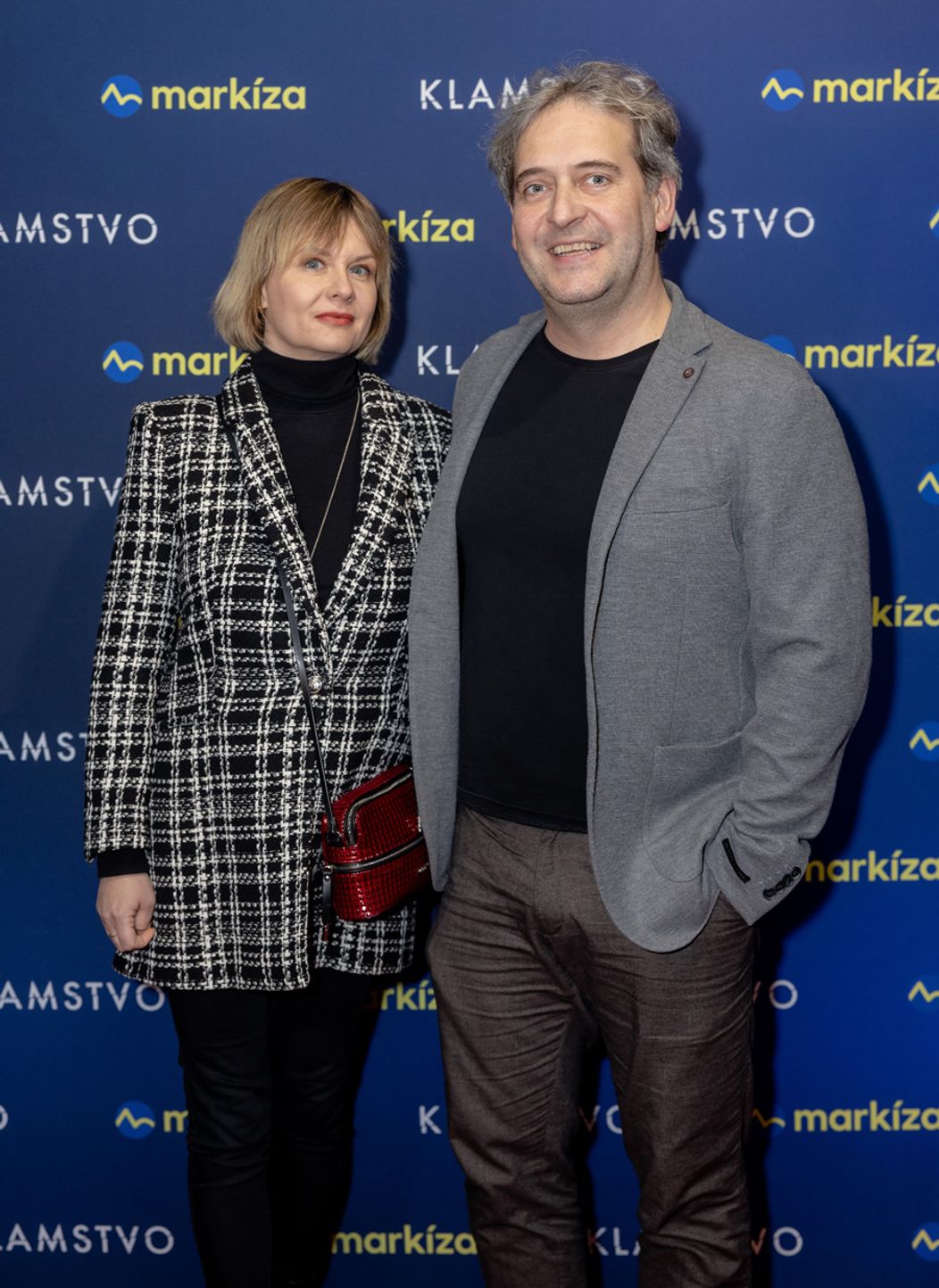 Premiéra seriálu Klamstvo: Martin Mňahončák s manželkou