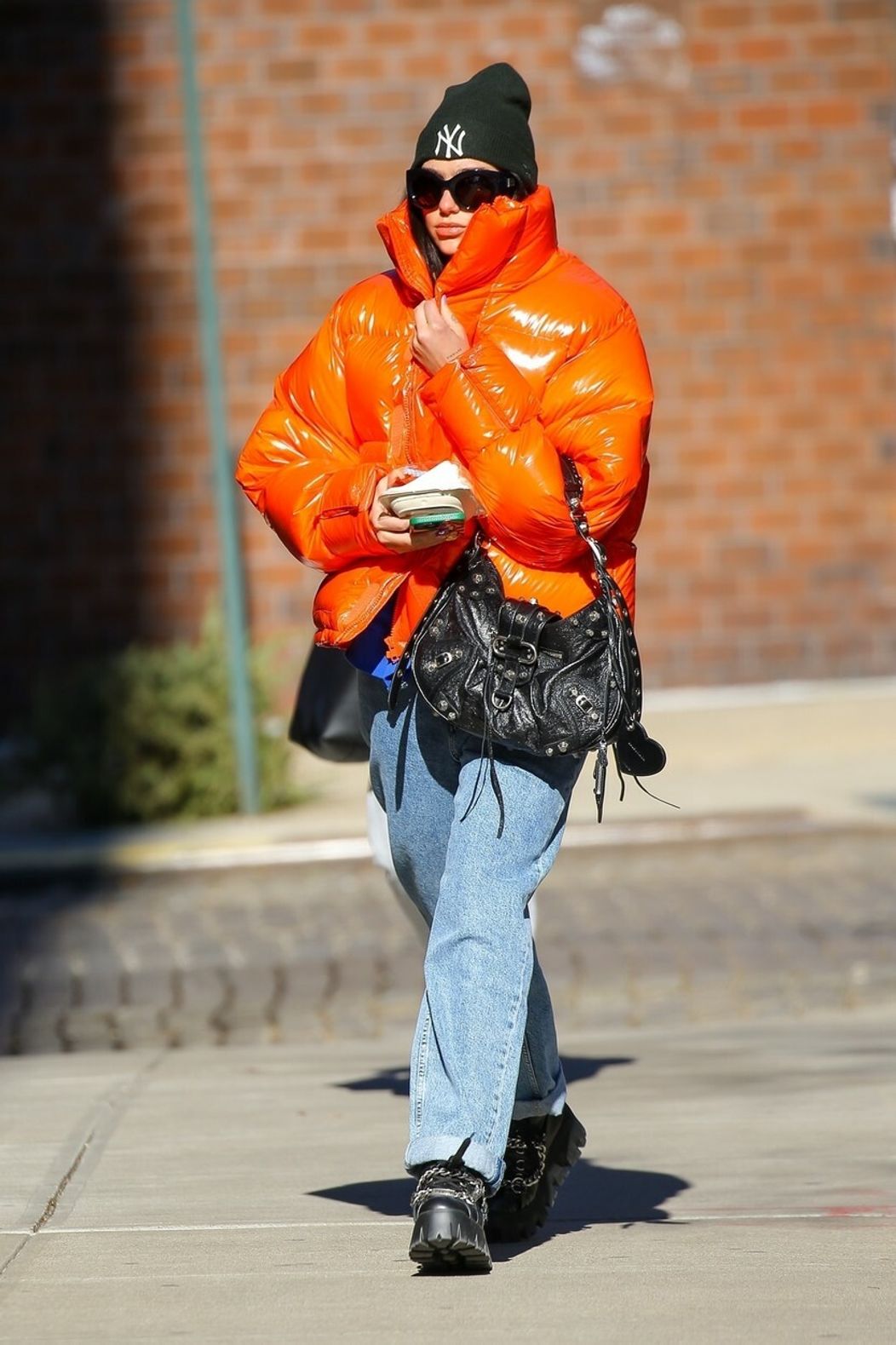 Dua Lipa - OUTFIT Č. 7