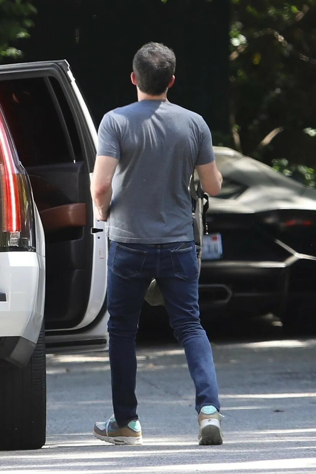 Ben Affleck opúšťa SUV patriace J Lo